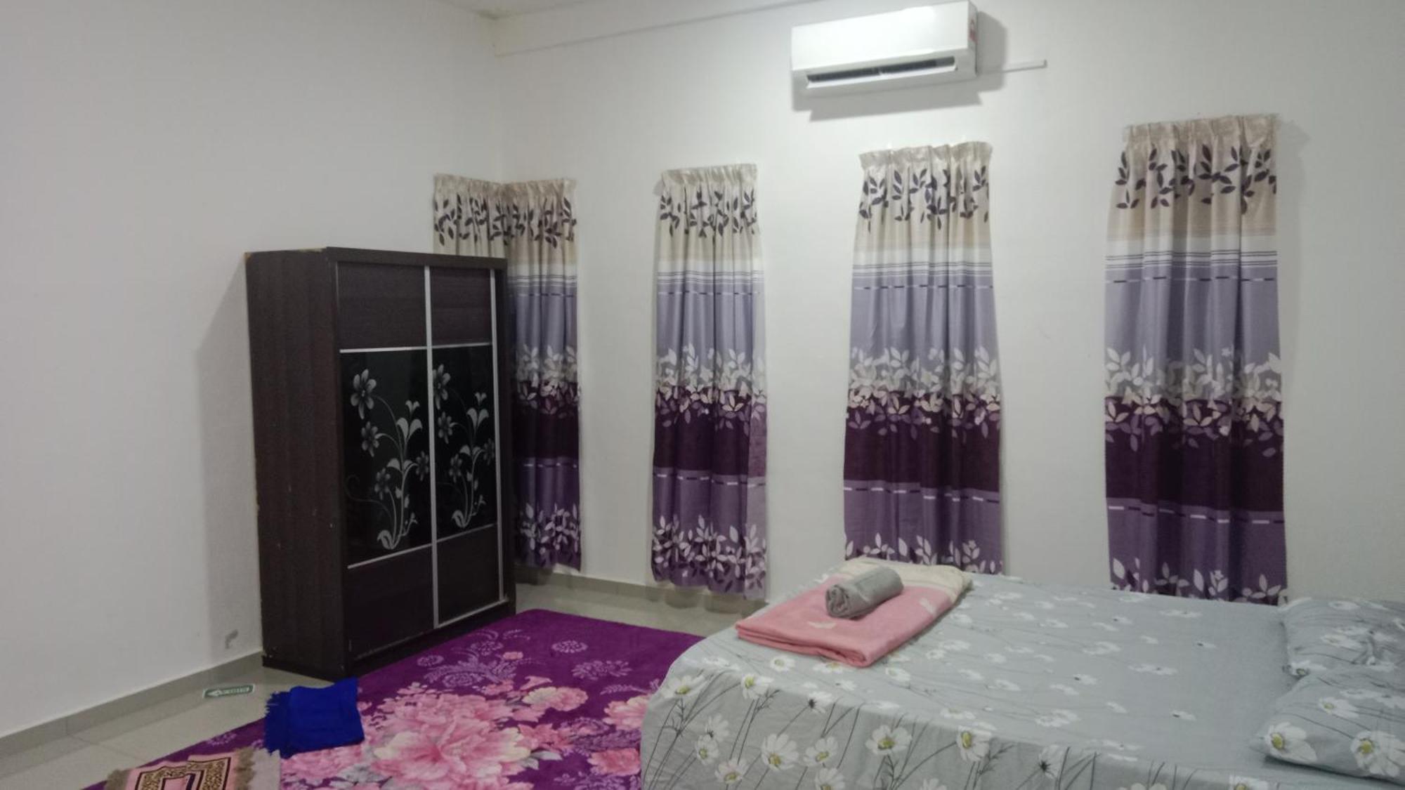 Faizaltapak 2 * Parit Raja