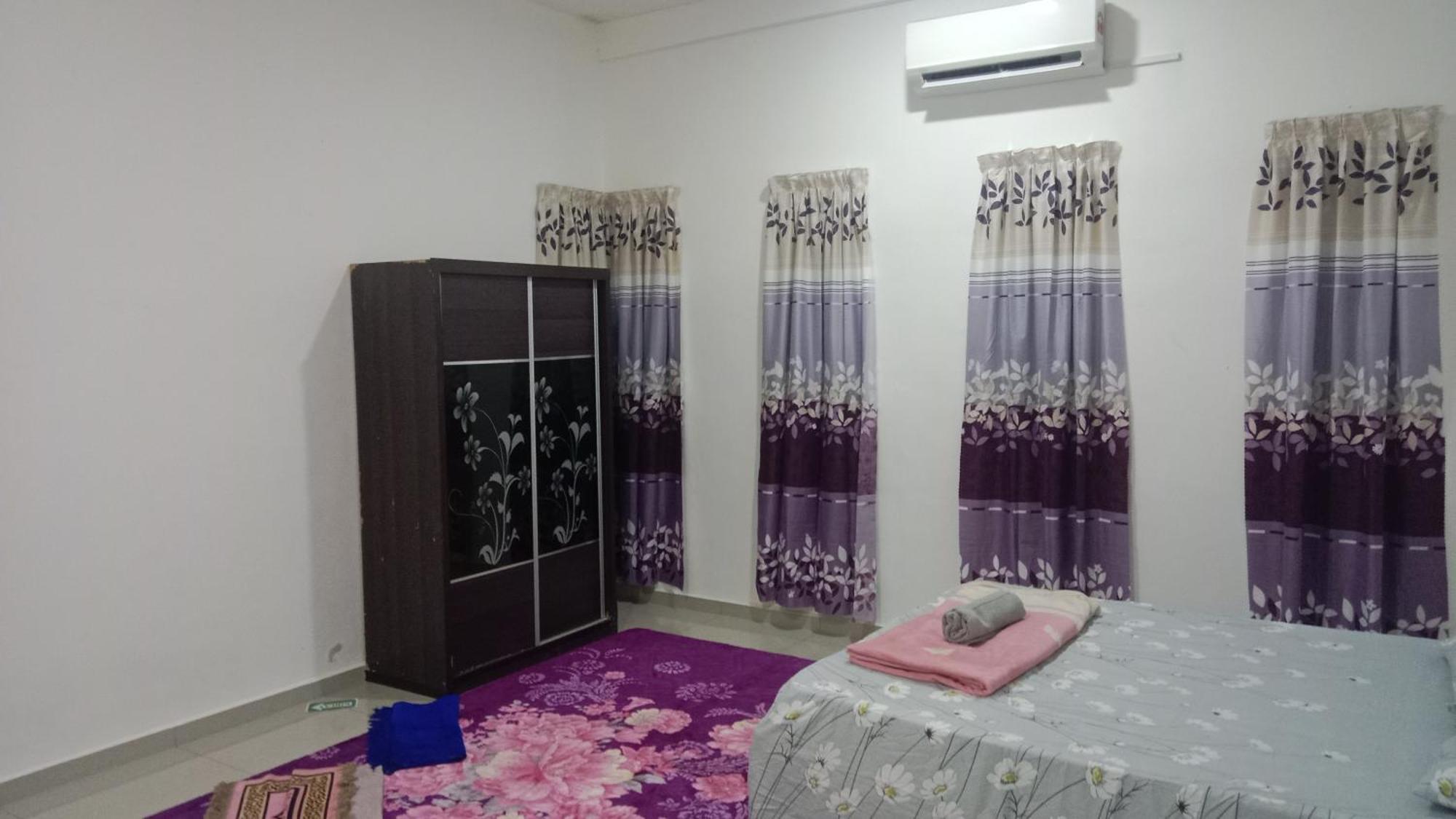 Faizaltapak 2 * Parit Raja